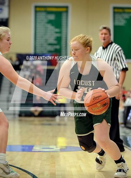 Thumbnail 3 in Locust Valley vs. Floral Park (Section VIII Class A Championship) photogallery.