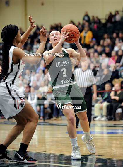 Thumbnail 2 in Locust Valley vs. Floral Park (Section VIII Class A Championship) photogallery.