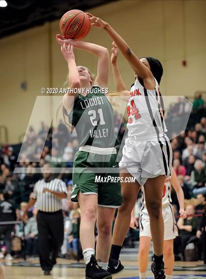 Thumbnail 1 in Locust Valley vs. Floral Park (Section VIII Class A Championship) photogallery.