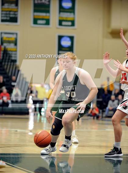 Thumbnail 2 in Locust Valley vs. Floral Park (Section VIII Class A Championship) photogallery.