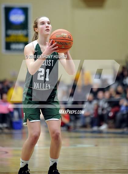 Thumbnail 3 in Locust Valley vs. Floral Park (Section VIII Class A Championship) photogallery.