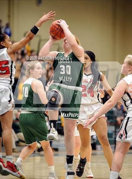 Thumbnail 2 in Locust Valley vs. Floral Park (Section VIII Class A Championship) photogallery.