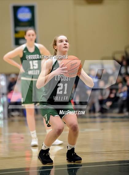 Thumbnail 2 in Locust Valley vs. Floral Park (Section VIII Class A Championship) photogallery.