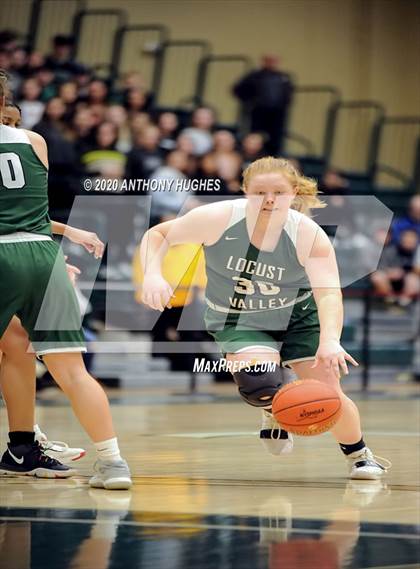 Thumbnail 3 in Locust Valley vs. Floral Park (Section VIII Class A Championship) photogallery.