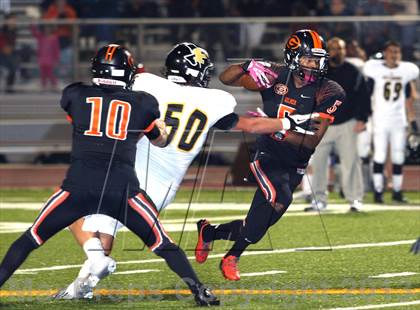 Thumbnail 3 in Gilmer vs. Pittsburg (UIL 3A Area Playoff) photogallery.