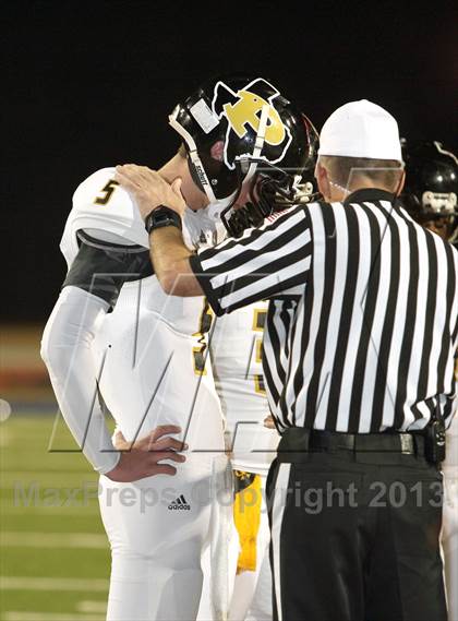 Thumbnail 3 in Gilmer vs. Pittsburg (UIL 3A Area Playoff) photogallery.