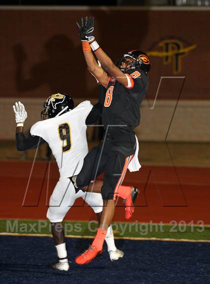Thumbnail 3 in Gilmer vs. Pittsburg (UIL 3A Area Playoff) photogallery.