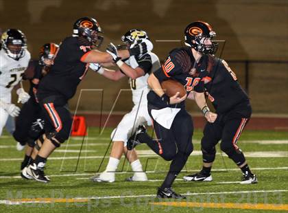 Thumbnail 2 in Gilmer vs. Pittsburg (UIL 3A Area Playoff) photogallery.