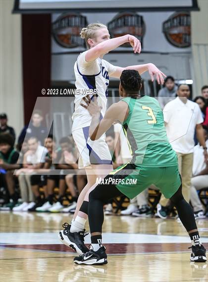 Thumbnail 1 in IMG Academy vs. AZ Compass Prep (Spalding Hoophall Classic) photogallery.