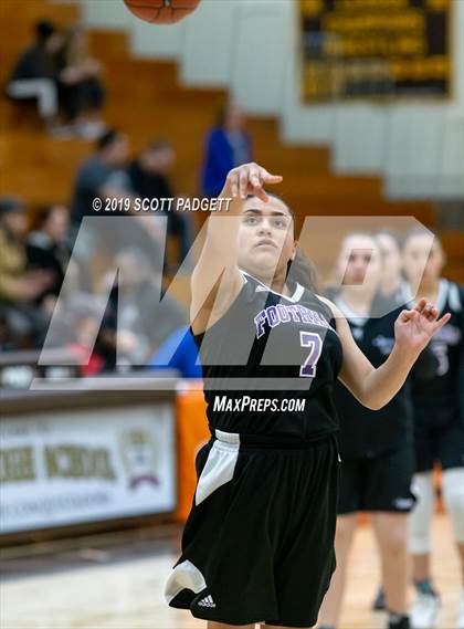 Thumbnail 1 in Madison vs. Foothills Christian (CIF SDS D4 Championship) photogallery.