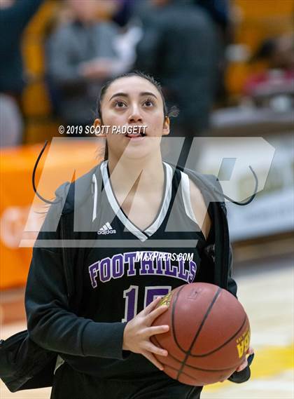 Thumbnail 1 in Madison vs. Foothills Christian (CIF SDS D4 Championship) photogallery.