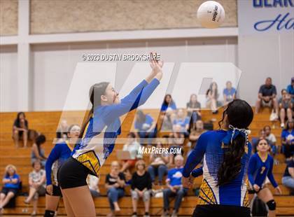 Thumbnail 1 in Linden @ Bear Creek photogallery.