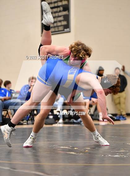 Thumbnail 3 in Wilson Central vs Green Hill (Mount Juliet) photogallery.