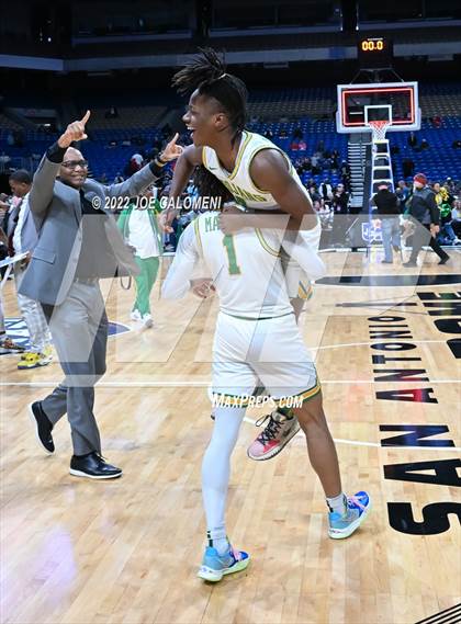 Thumbnail 1 in Cole vs Madison (UIL 3A State Final) photogallery.