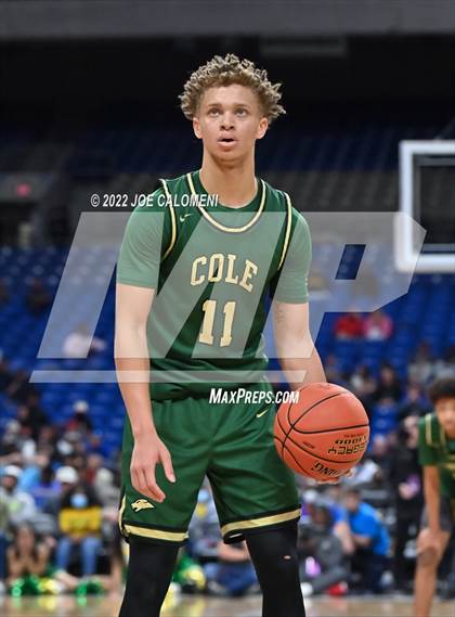 Thumbnail 2 in Cole vs Madison (UIL 3A State Final) photogallery.