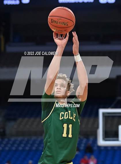 Thumbnail 2 in Cole vs Madison (UIL 3A State Final) photogallery.