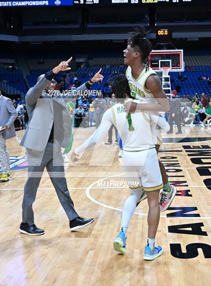 Thumbnail 2 in Cole vs Madison (UIL 3A State Final) photogallery.