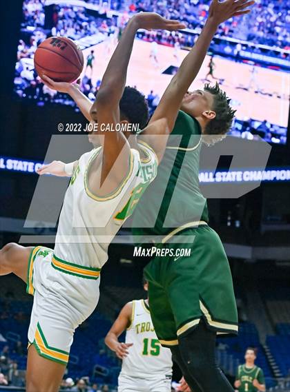 Thumbnail 3 in Cole vs Madison (UIL 3A State Final) photogallery.