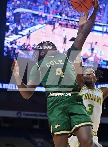 Thumbnail 3 in Cole vs Madison (UIL 3A State Final) photogallery.
