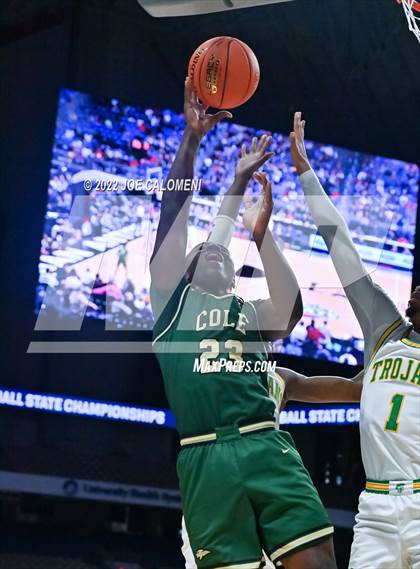 Thumbnail 1 in Cole vs Madison (UIL 3A State Final) photogallery.