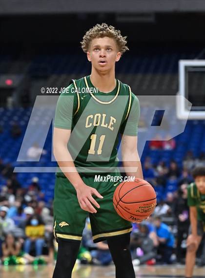 Thumbnail 3 in Cole vs Madison (UIL 3A State Final) photogallery.