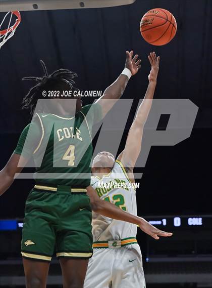Thumbnail 1 in Cole vs Madison (UIL 3A State Final) photogallery.