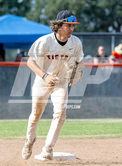 Thumbnail 3 in Rancho Cotate vs. Roseville (CIF D3 Final) photogallery.