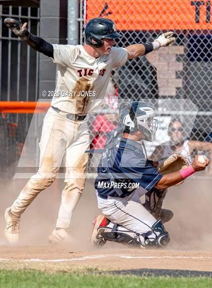 Thumbnail 3 in Rancho Cotate vs. Roseville (CIF D3 Final) photogallery.
