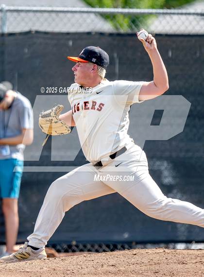 Thumbnail 1 in Rancho Cotate vs. Roseville (CIF D3 Final) photogallery.