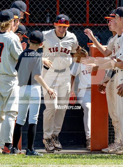 Thumbnail 2 in Rancho Cotate vs. Roseville (CIF D3 Final) photogallery.