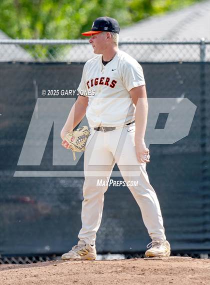 Thumbnail 3 in Rancho Cotate vs. Roseville (CIF D3 Final) photogallery.