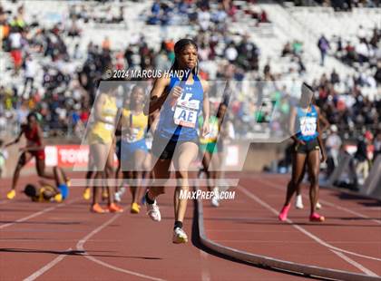 Thumbnail 3 in Penn Relays (4 X 400 Meter) photogallery.