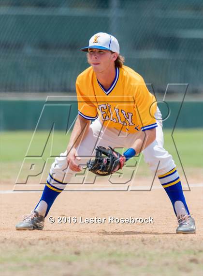 Thumbnail 2 in Antonian vs Beaumont Monsignor Kelly (TAPPS Round 2 playoffs) photogallery.