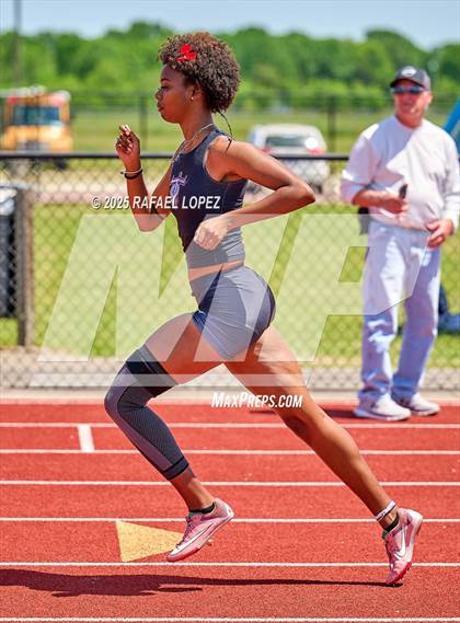 Thumbnail 3 in Lake Houston Conquerors Invitational (300M Hurdles) photogallery.