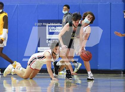Thumbnail 1 in Fairview vs. Mountain Vista (Cherry Creek Holiday Classic) photogallery.