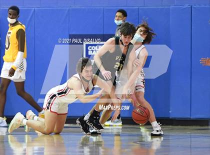 Thumbnail 3 in Fairview vs. Mountain Vista (Cherry Creek Holiday Classic) photogallery.