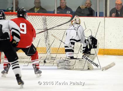 Thumbnail 2 in Fairfield Prep vs. Xavier (CIAC D1 Quarterfinal) photogallery.