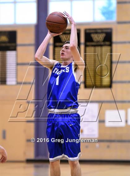 Thumbnail 2 in Analy vs. Novato (Windsor Shootout) photogallery.