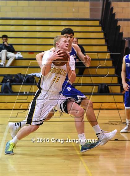Thumbnail 2 in Analy vs. Novato (Windsor Shootout) photogallery.