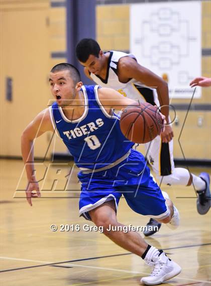Thumbnail 2 in Analy vs. Novato (Windsor Shootout) photogallery.