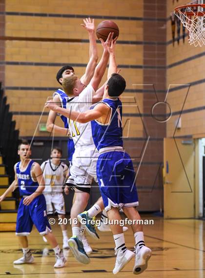 Thumbnail 3 in Analy vs. Novato (Windsor Shootout) photogallery.