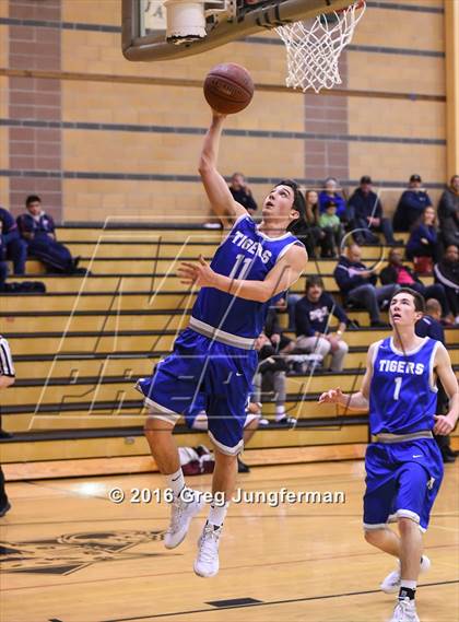 Thumbnail 1 in Analy vs. Novato (Windsor Shootout) photogallery.