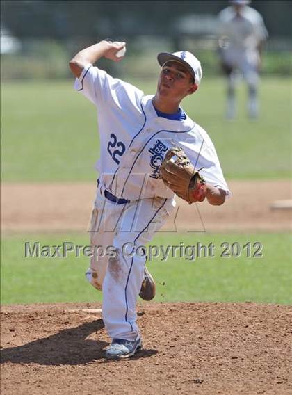 Thumbnail 3 in El Camino Real vs. Torrance photogallery.