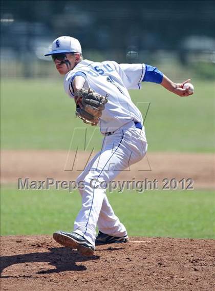 Thumbnail 2 in El Camino Real vs. Torrance photogallery.