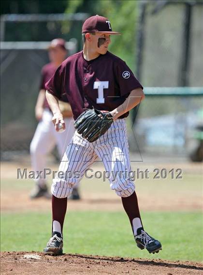 Thumbnail 2 in El Camino Real vs. Torrance photogallery.