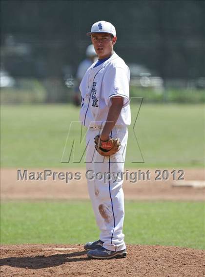 Thumbnail 2 in El Camino Real vs. Torrance photogallery.