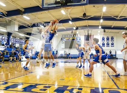 Thumbnail 2 in Covington Catholic @ Highlands photogallery.