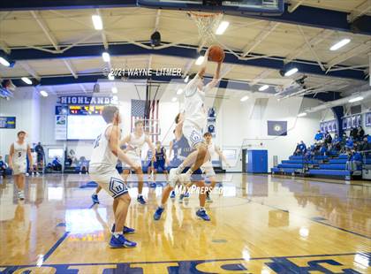 Thumbnail 3 in Covington Catholic @ Highlands photogallery.