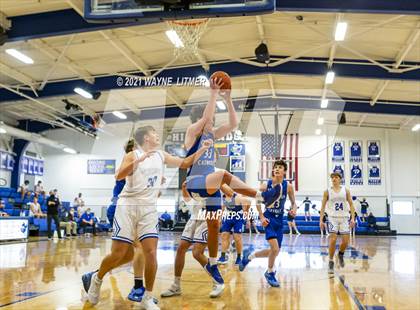 Thumbnail 3 in Covington Catholic @ Highlands photogallery.