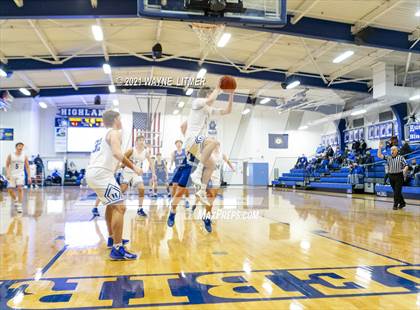 Thumbnail 1 in Covington Catholic @ Highlands photogallery.